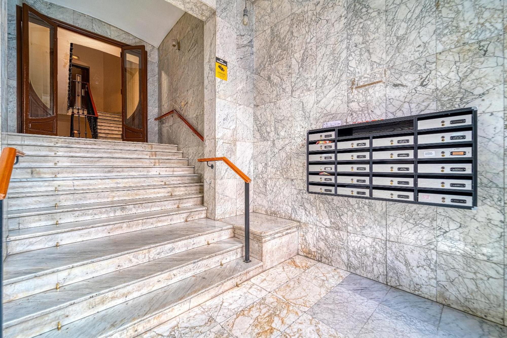 Hotel Angelitomad Madryt Zewnętrze zdjęcie